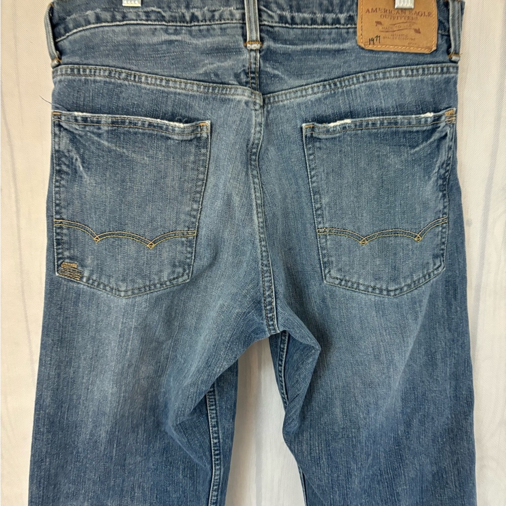 American Eagle Mens 31/30 Relaxed Straight Leg Jeans Medium Wash Blue De… - Picture 9 of 16